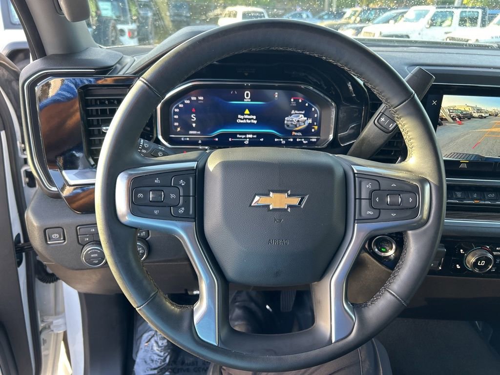 Used 2025 Chevrolet Silverado 2500 LT w/ Convenience Package image 16