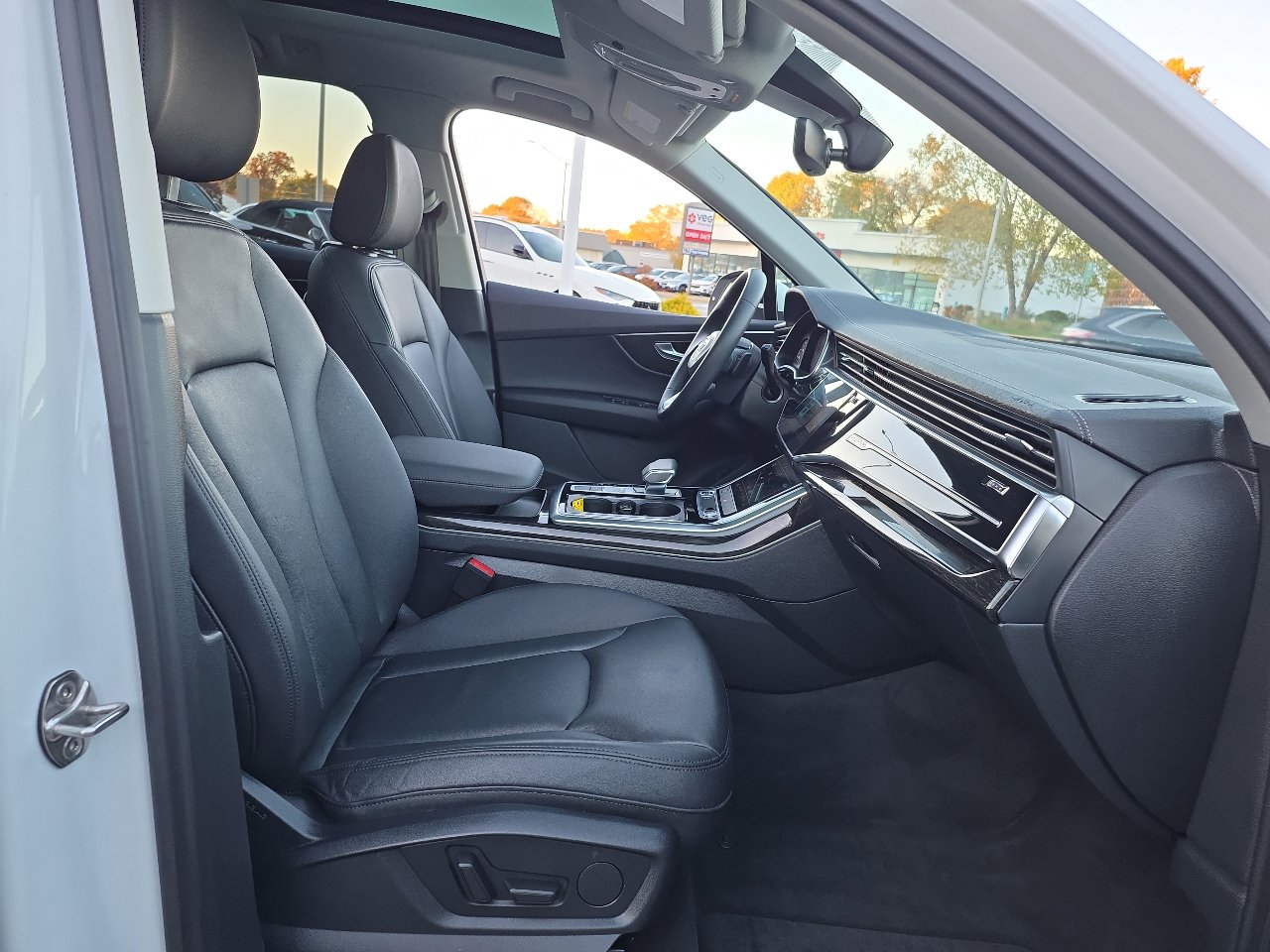 Used 2023 Audi Q7 2.0T Premium w/ Convenience Package image 34
