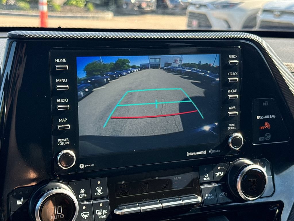 Used 2022 Toyota Highlander XSE AWD/4WD image 25