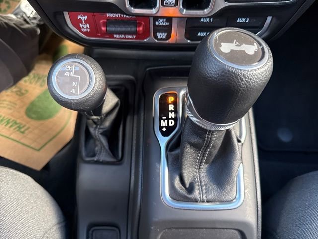 Used 2025 Jeep Wrangler Unlimited Rubicon AWD/4WD image 29