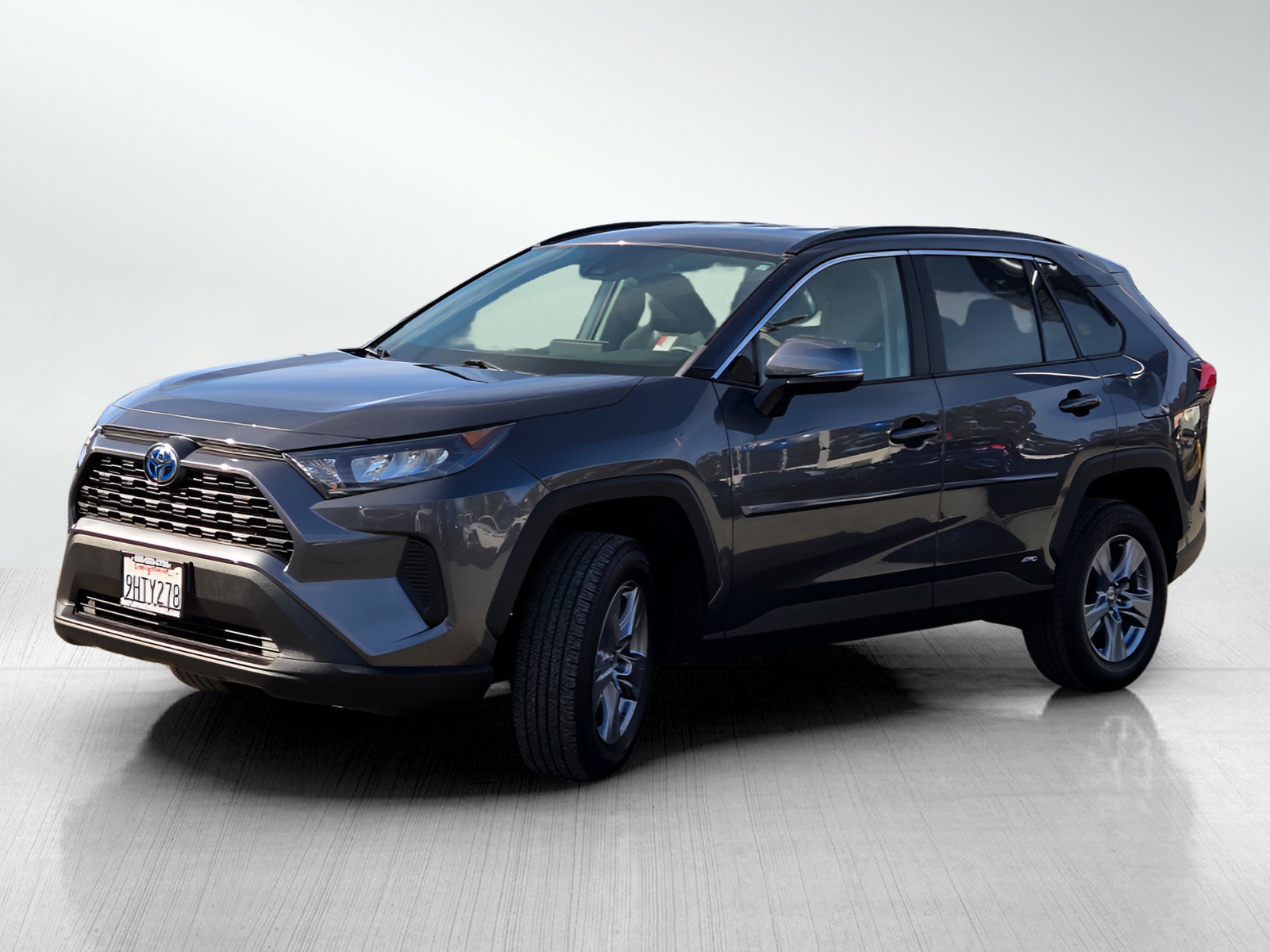 Used 2022 Toyota RAV4 LE image 8