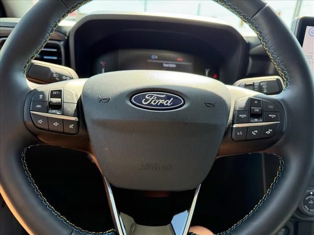 Used 2025 Ford Maverick Lobo AWD/4WD image 13