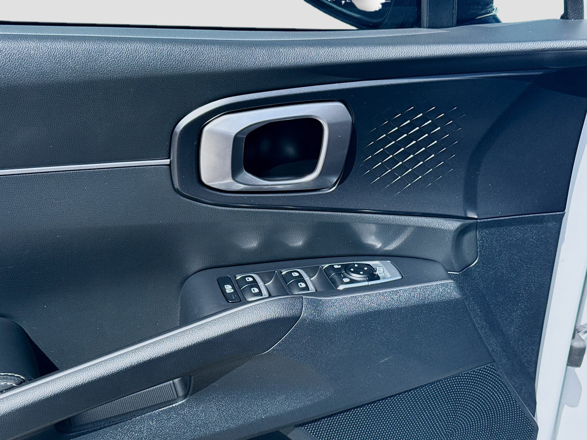 Used 2023 Kia Sorento S image 15