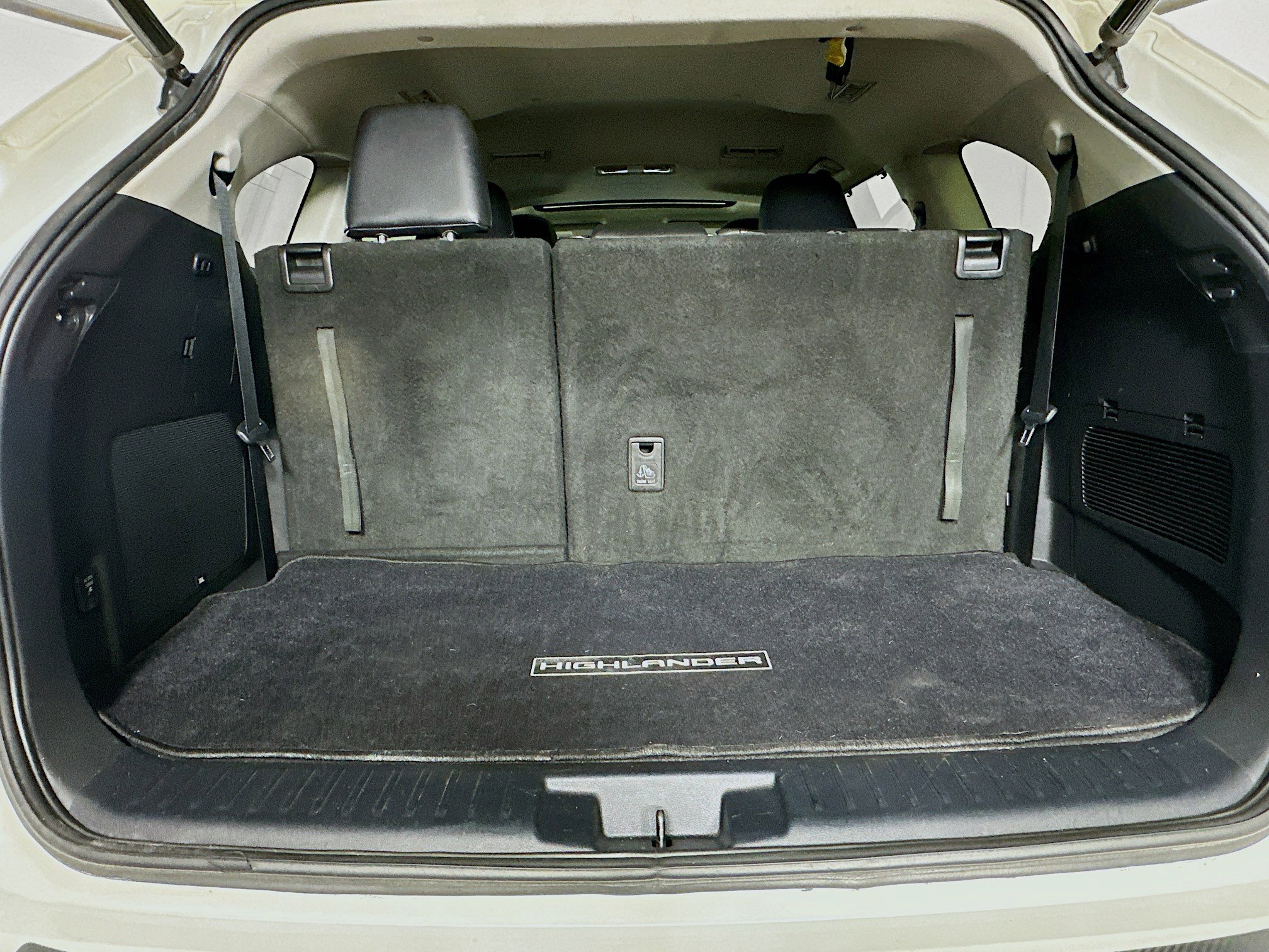 Used 2020 Toyota Highlander Limited image 31