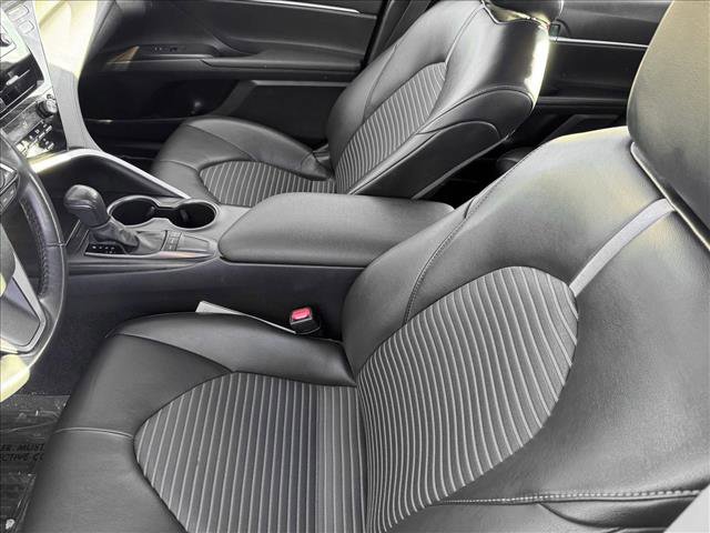 Used 2024 Toyota Camry SE image 10