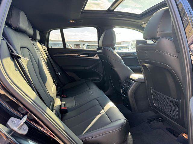 Used 2023 BMW X4 M40i w/ Premium Package image 30