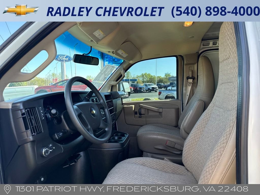 Used 2022 Chevrolet Express 2500 Extended image 3