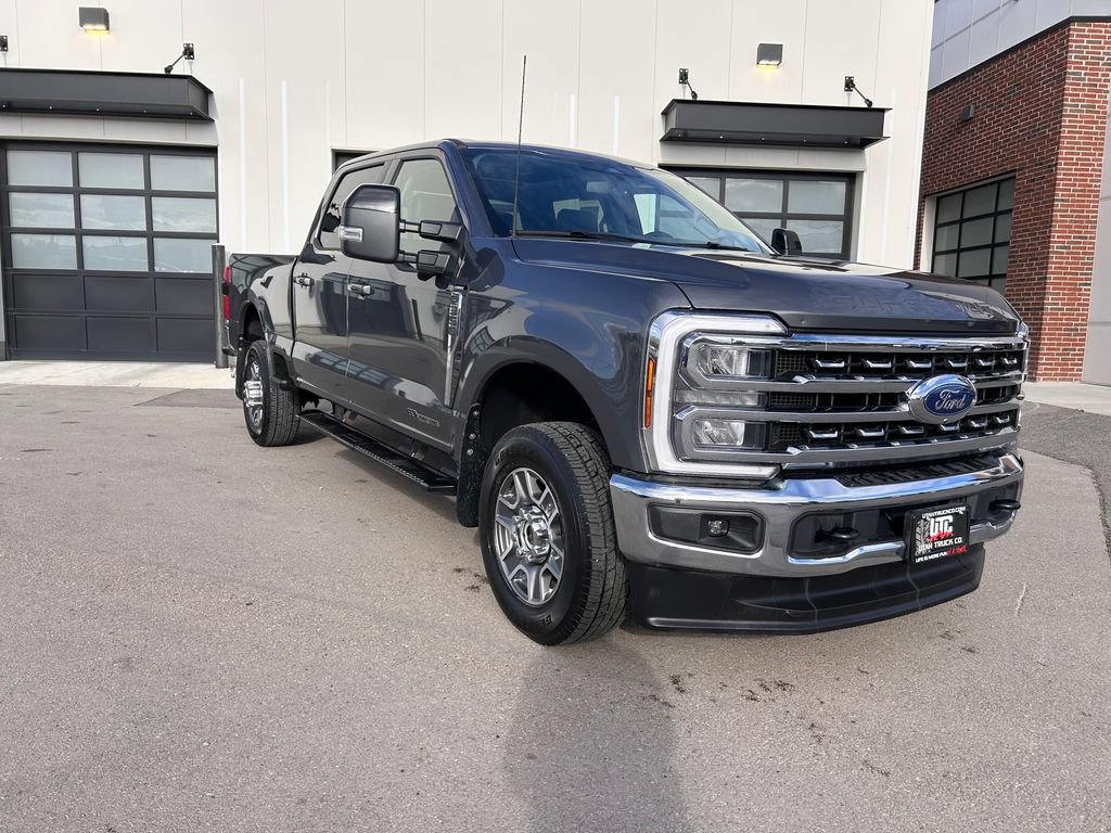 Used 2026 Ford F350 Lariat AWD/4WD image 2