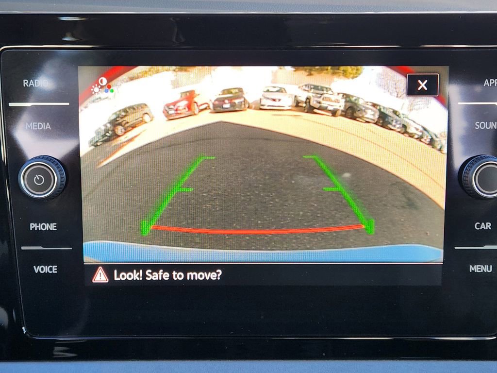 Certified 2025 Volkswagen Jetta SE w/ Sunroof Package image 22