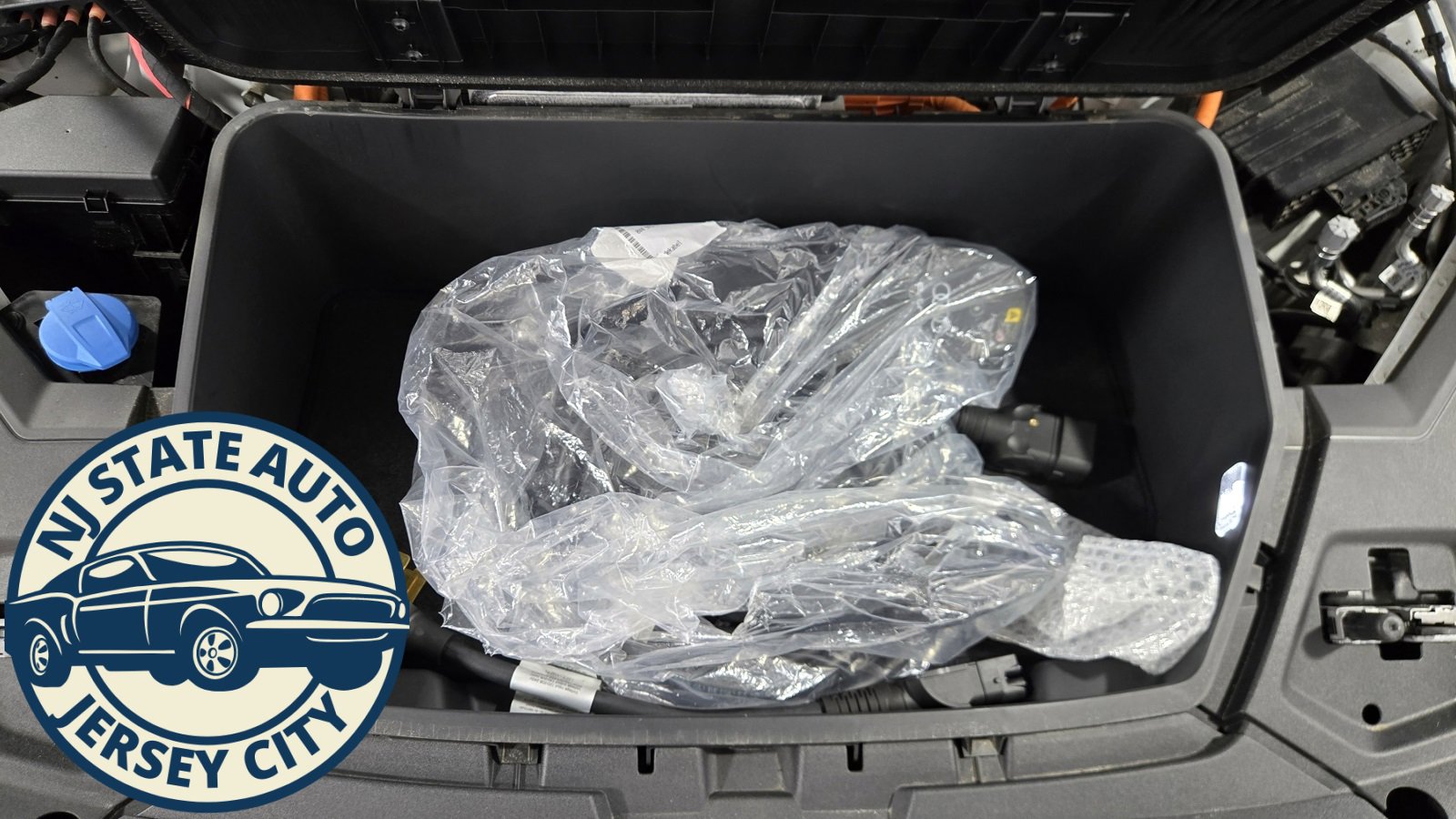 Used 2024 Audi Q8 e-tron Premium Plus image 40