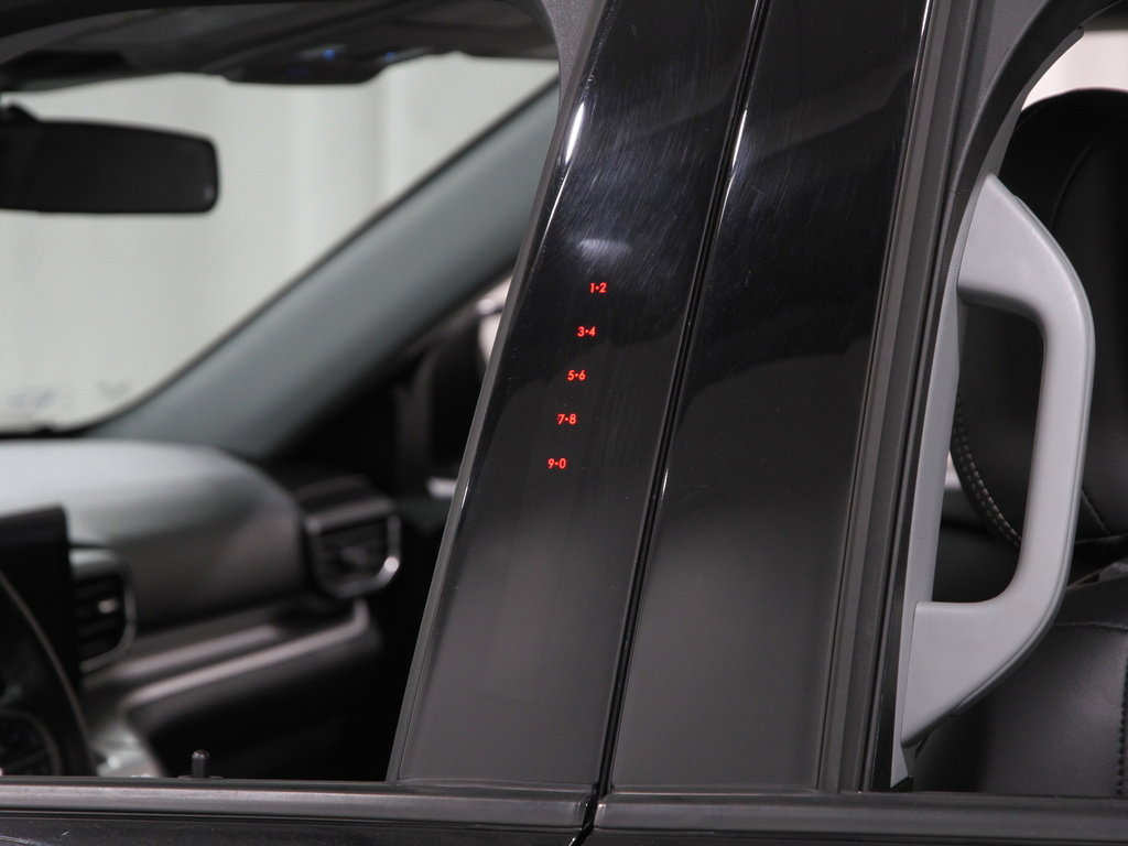 Certified 2022 Ford Explorer XLT w/ Equipment Group 202A image 4