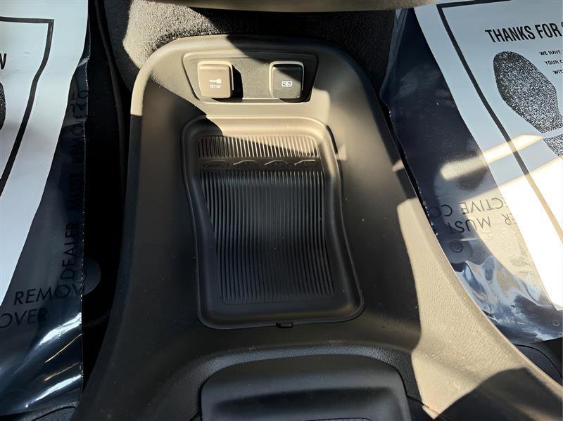 Used 2021 Chrysler Pacifica Touring w/ Uconnect Theater Family Group image 47