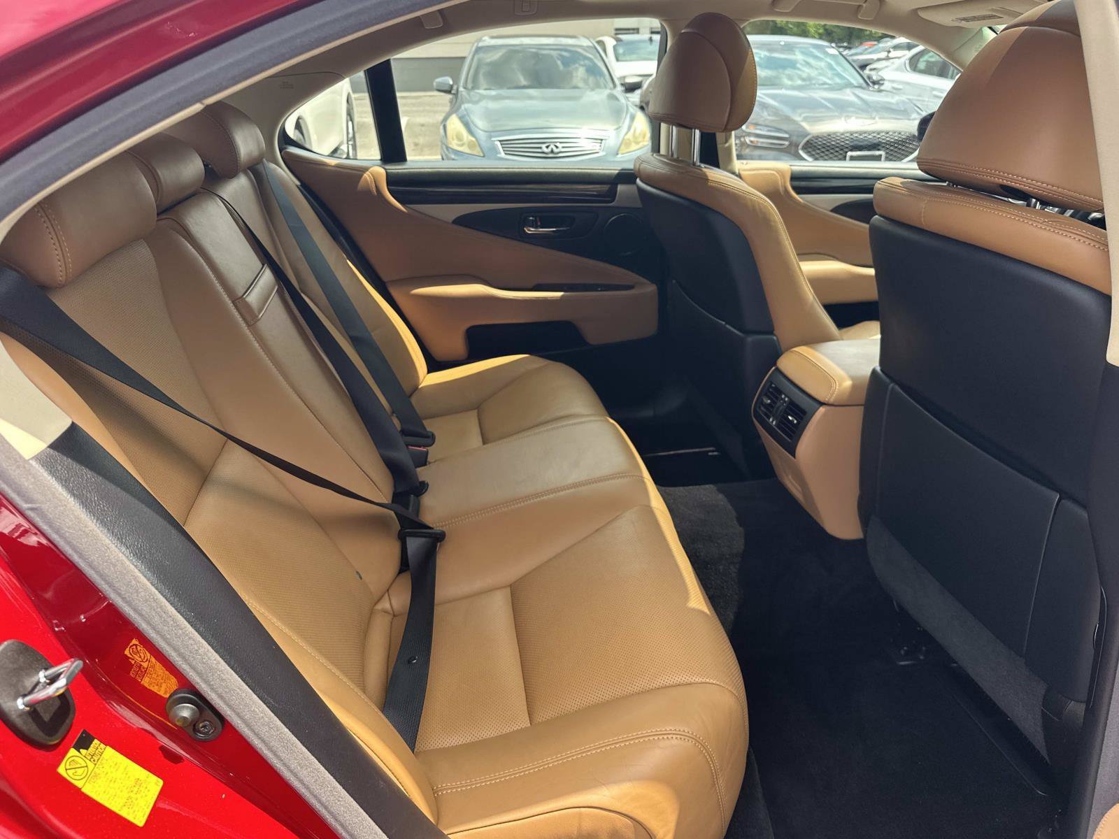 Used 2015 Lexus LS 460 AWD w/ Comfort Package image 36
