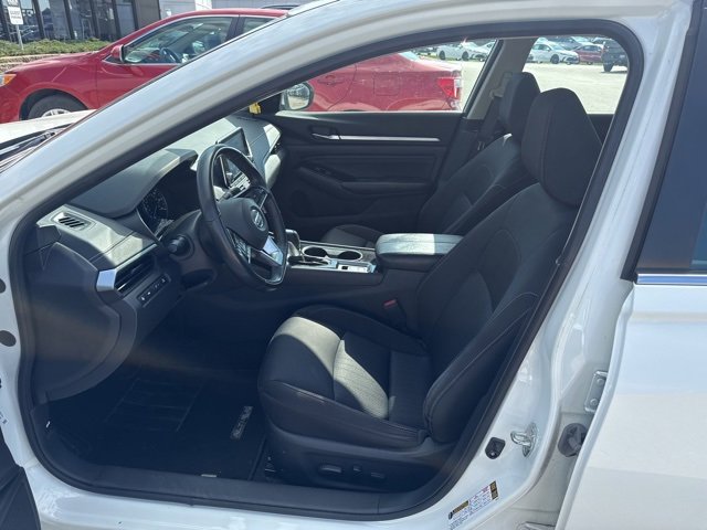 Used 2022 Nissan Altima 2.5 SV w/ SV Premium Package image 6