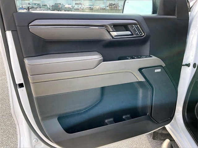 Used 2024 Chevrolet Silverado 1500 ZR2 image 9