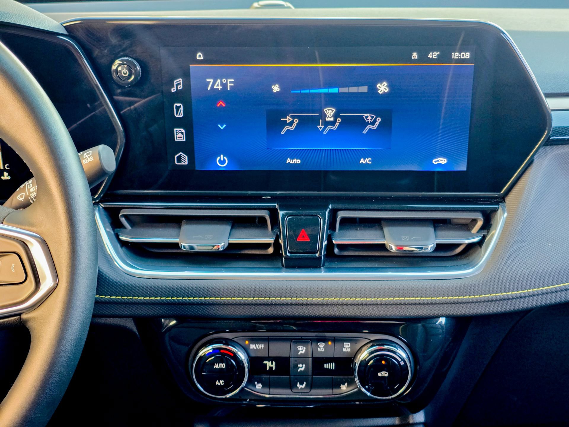 Used 2024 Chevrolet TrailBlazer ACTIV w/ Convenience Package image 42