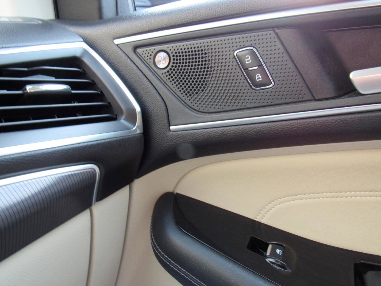 Used 2019 Ford Edge Titanium w/ Equipment Group 301A image 28