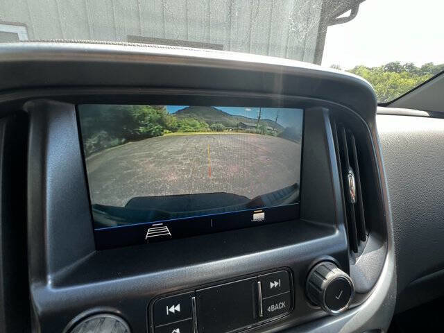 Used 2022 Chevrolet Colorado LT w/ Luxury Package image 16