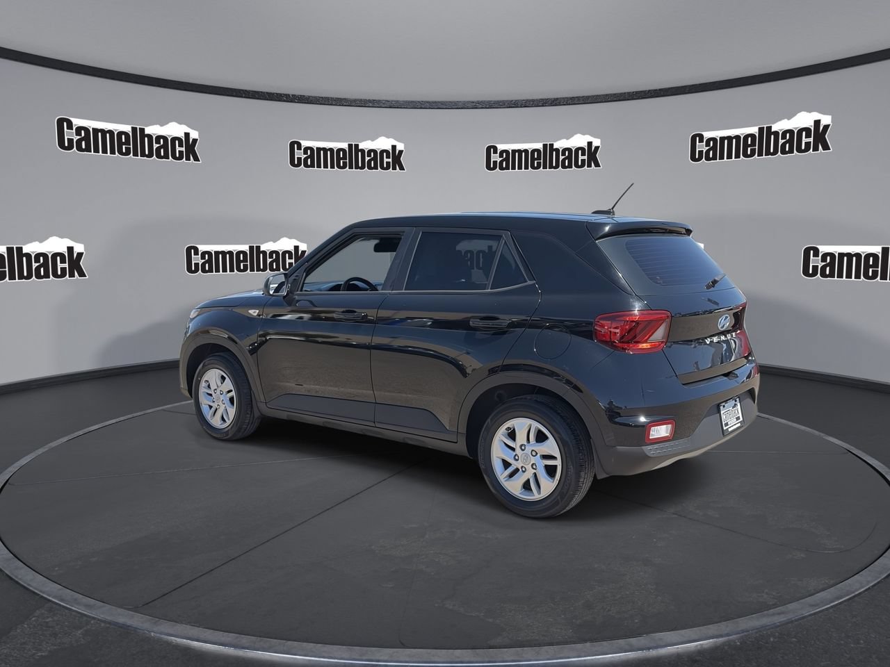 Used 2023 Hyundai Venue SE FWD image 5