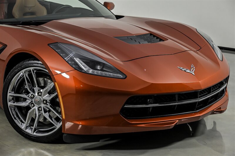 Used 2016 Chevrolet Corvette Stingray Convertible w/ 2LT Preferred Equipment Group RWD image 2