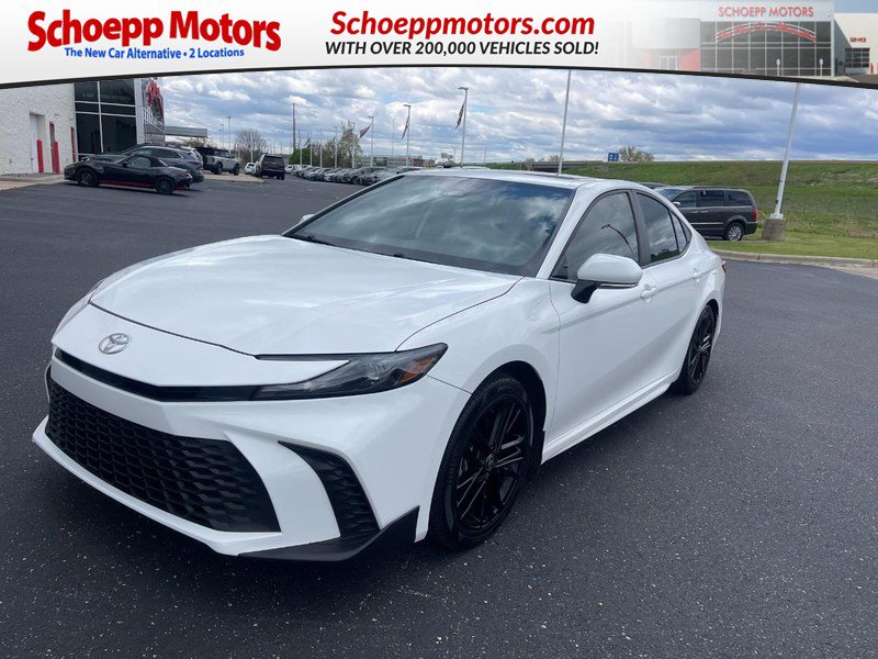 Used 2025 Toyota Camry SE w/ Multimedia Upgrade Package FWD image 1