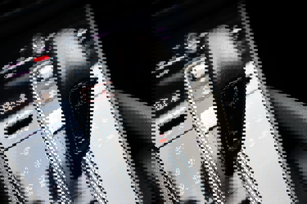 Used 2022 Porsche Cayenne Platinum Edition image 23