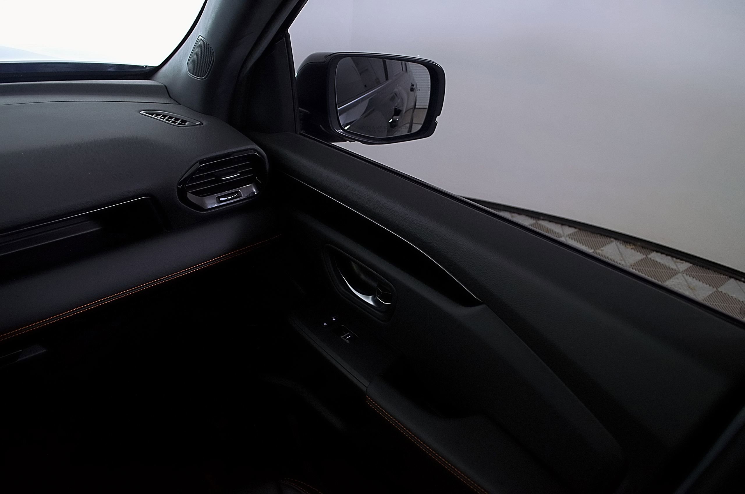 Used 2025 Honda Pilot TrailSport image 29