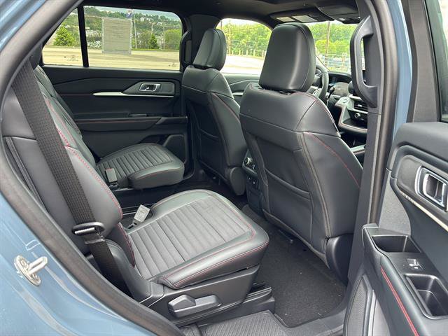 New 2026 Ford Explorer ST-Line w/ ST-Line Street Pack AWD/4WD image 18