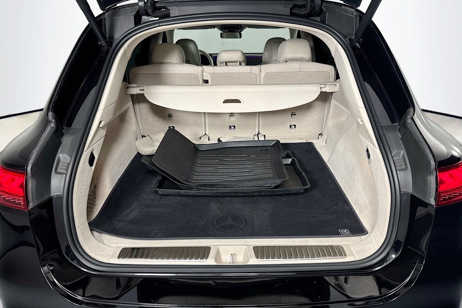 Certified 2023 Mercedes-Benz EQS 450+ 4MATIC SUV image 23