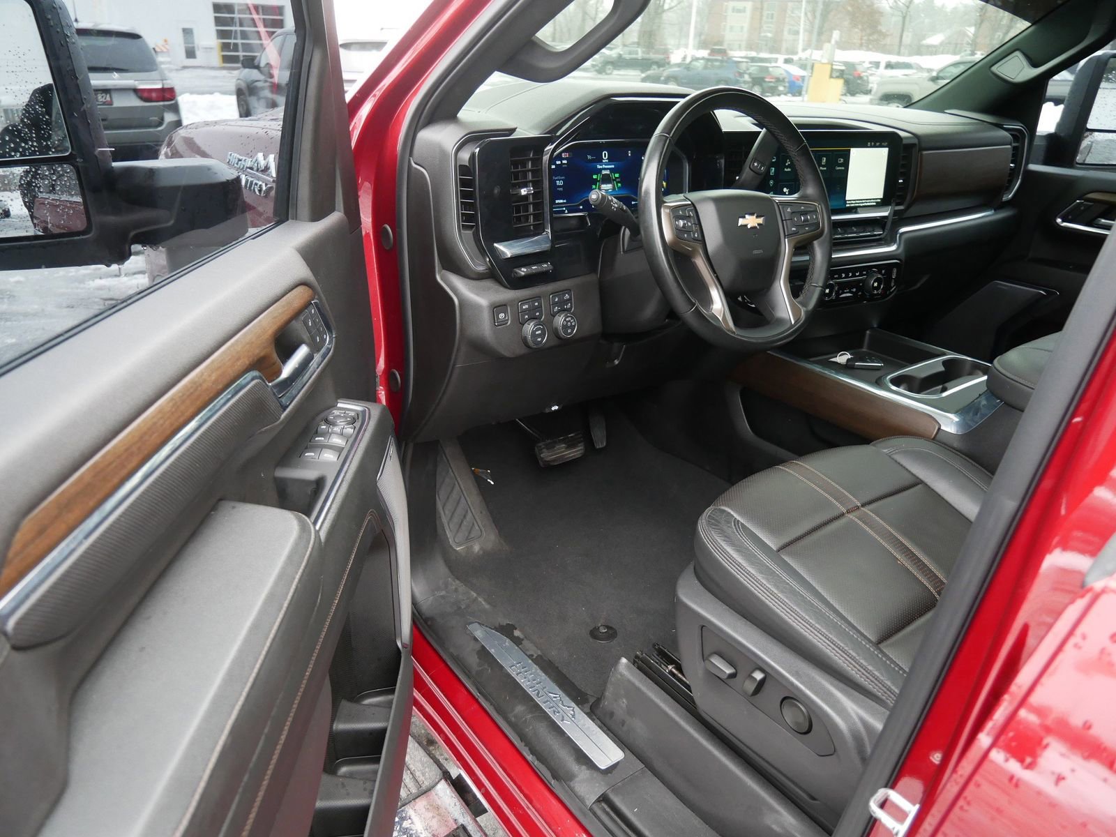 Used 2024 Chevrolet Silverado 2500 High Country w/ Technology Package image 11