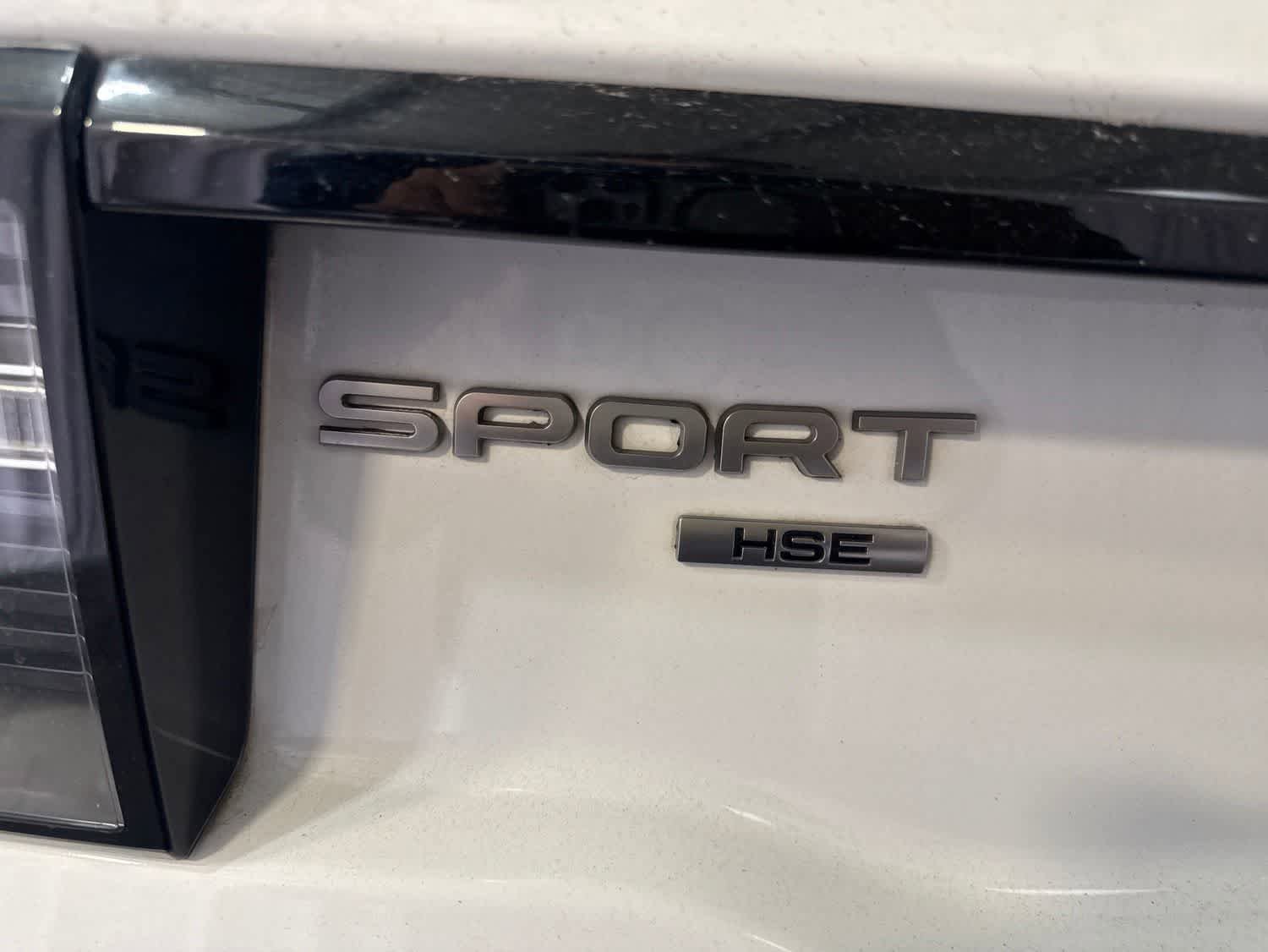 Used 2018 Land Rover Discovery Sport HSE AWD/4WD image 11