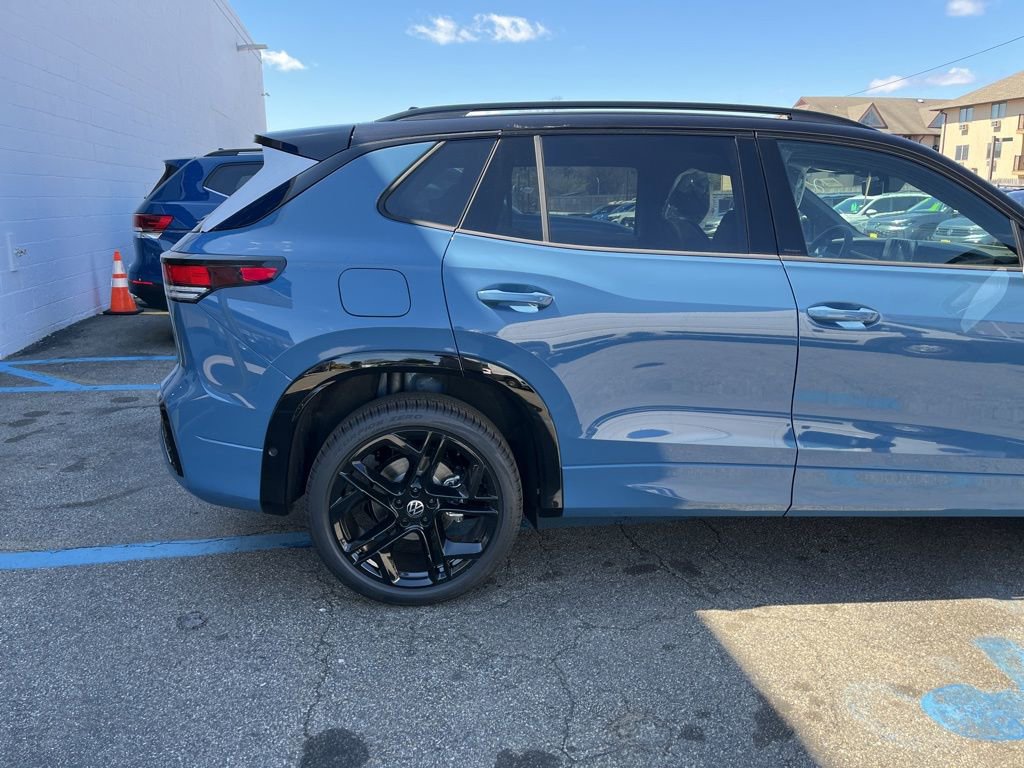 New 2026 Volkswagen Tiguan SE R-Line image 12