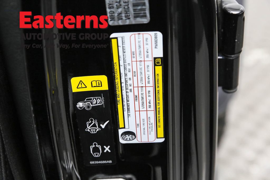 Used 2023 Jeep Wrangler Unlimited w/ Dual Top Group image 38