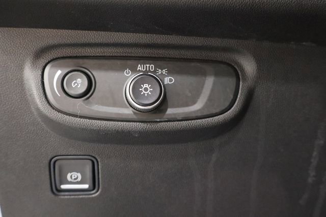 Used 2023 GMC Terrain SLE w/ Driver Convenience Package image 20