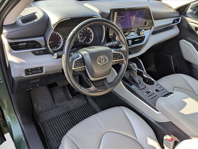 Used 2023 Toyota Highlander XLE image 10