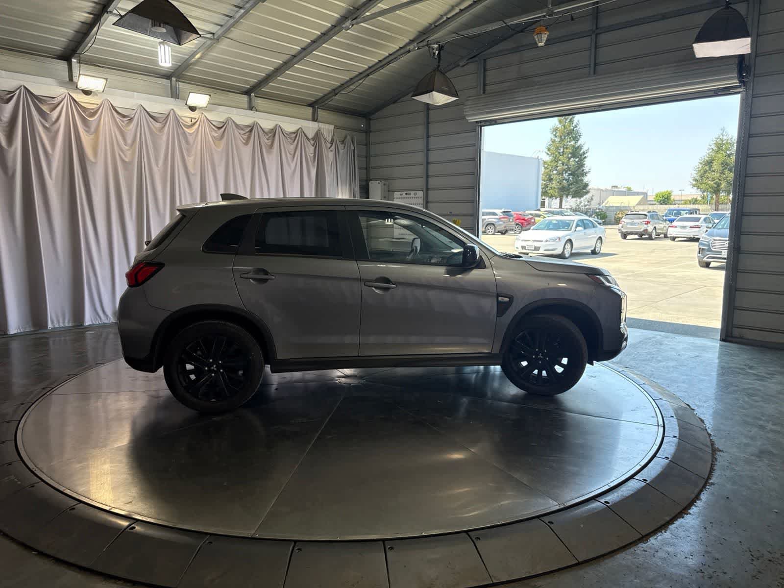 Used 2026 Mitsubishi Outlander Sport LE AWD/4WD image 4