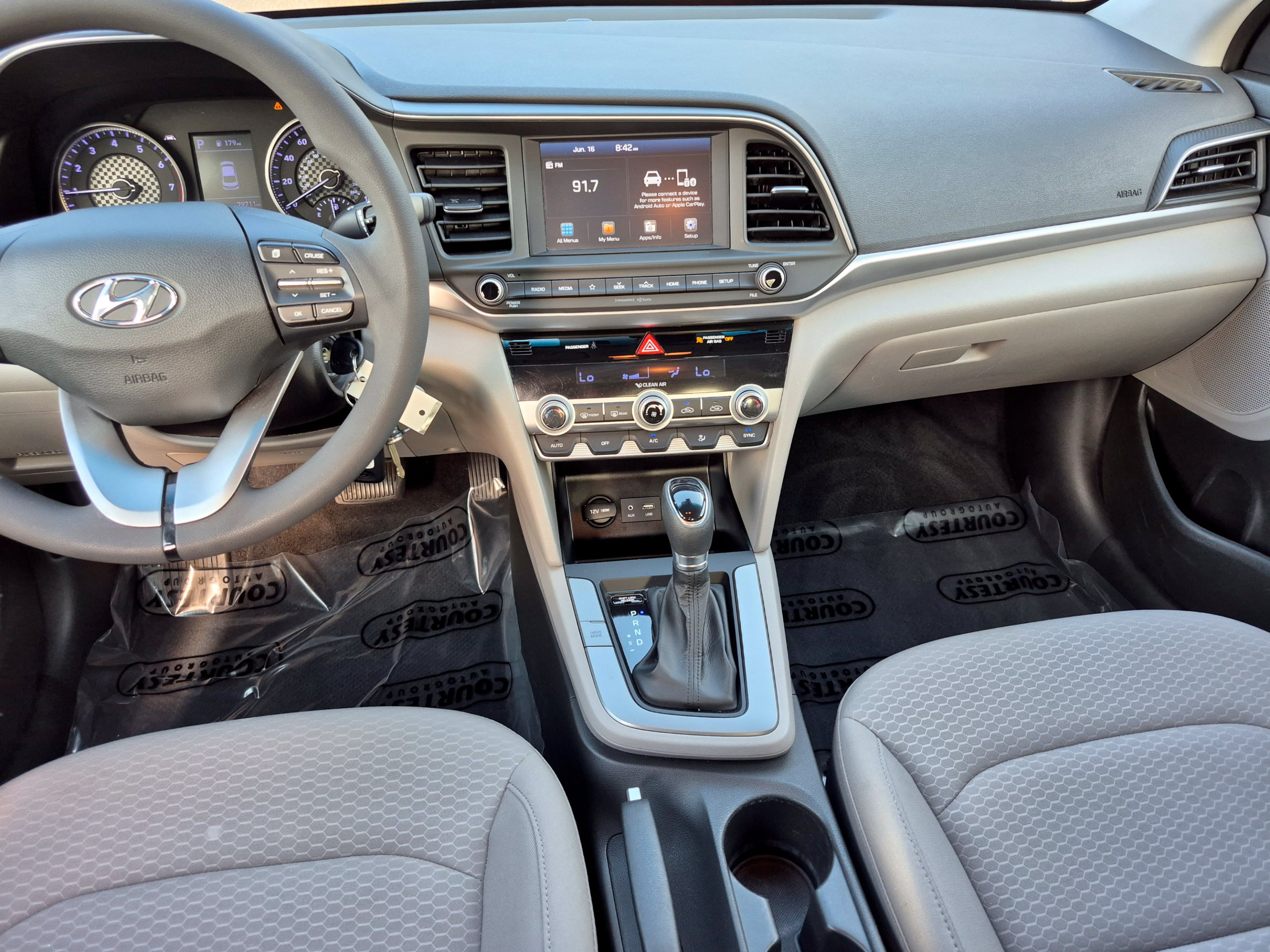 Used 2020 Hyundai Elantra SEL FWD image 12