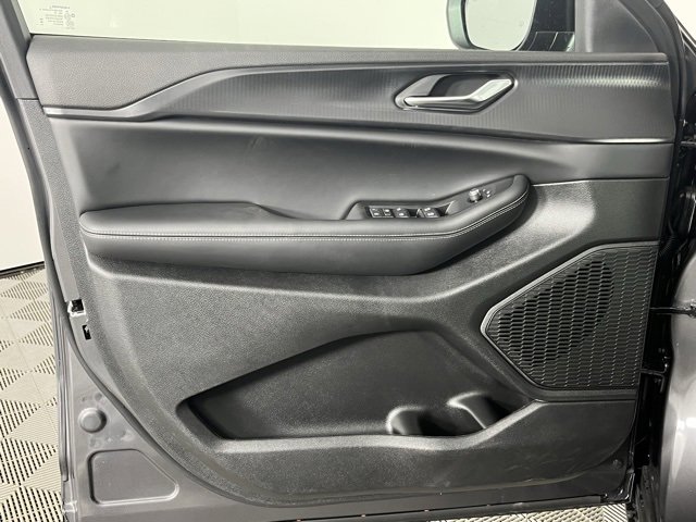 New 2025 Jeep Grand Cherokee Laredo w/ Luxury Tech Group I image 21