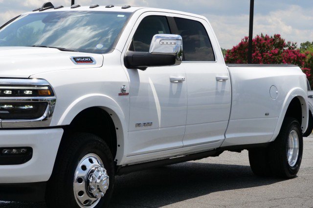 Used 2026 RAM 3500 Longhorn AWD/4WD image 59