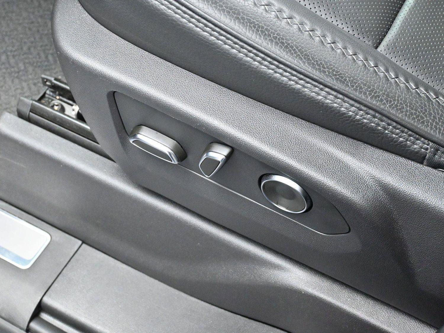 Used 2024 GMC Sierra 2500 Denali w/ Denali Reserve Package image 15