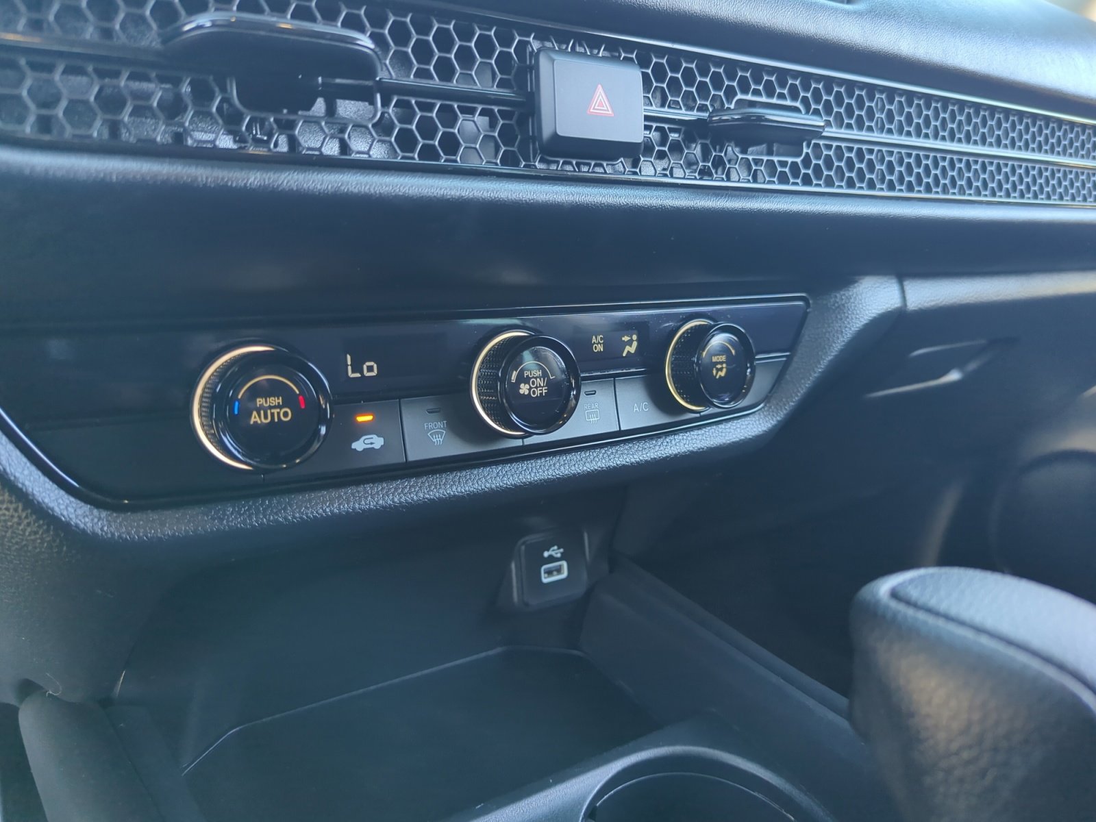 Used 2025 Honda HR-V LX image 12