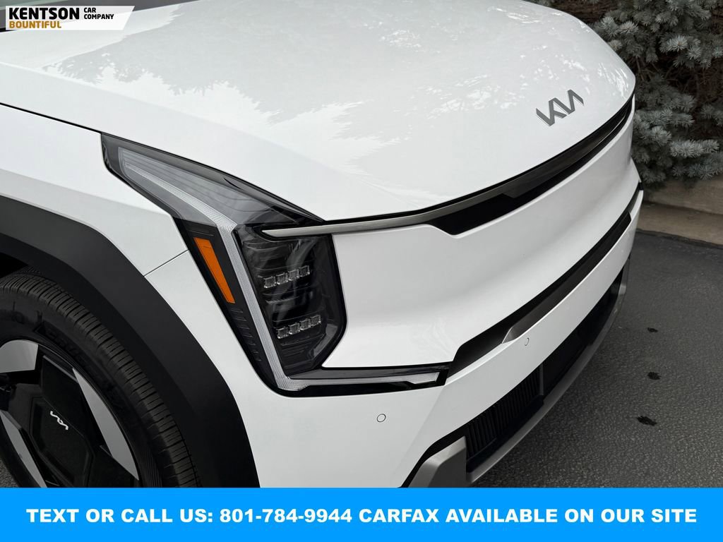 Used 2025 Kia EV9 Wind image 14