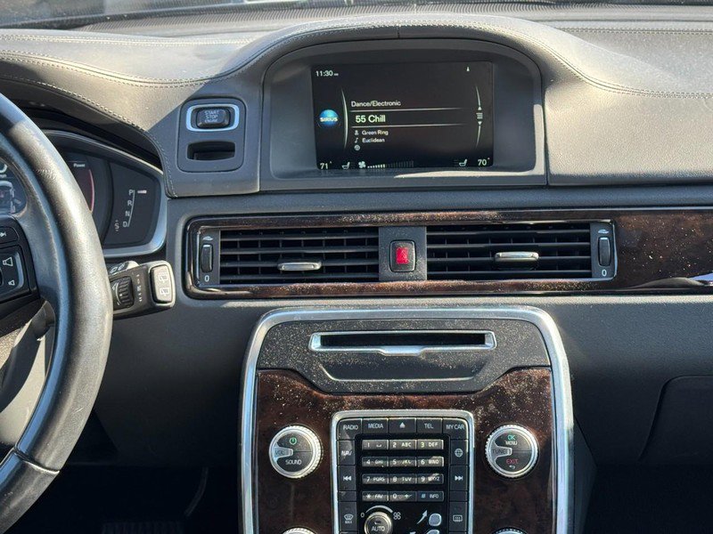 Used 2016 Volvo XC70 T5 Premier w/ Proximity Package image 14