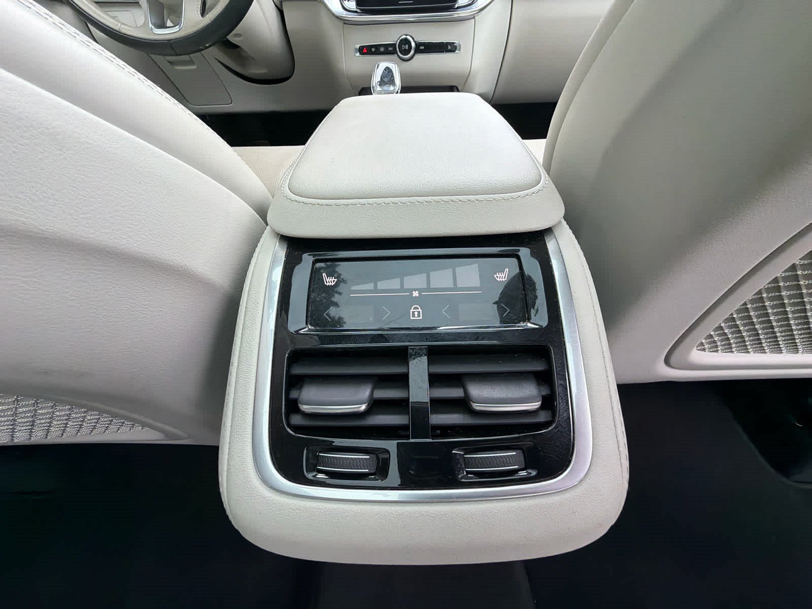 Certified 2026 Volvo XC90 B6 Ultra AWD/4WD image 20