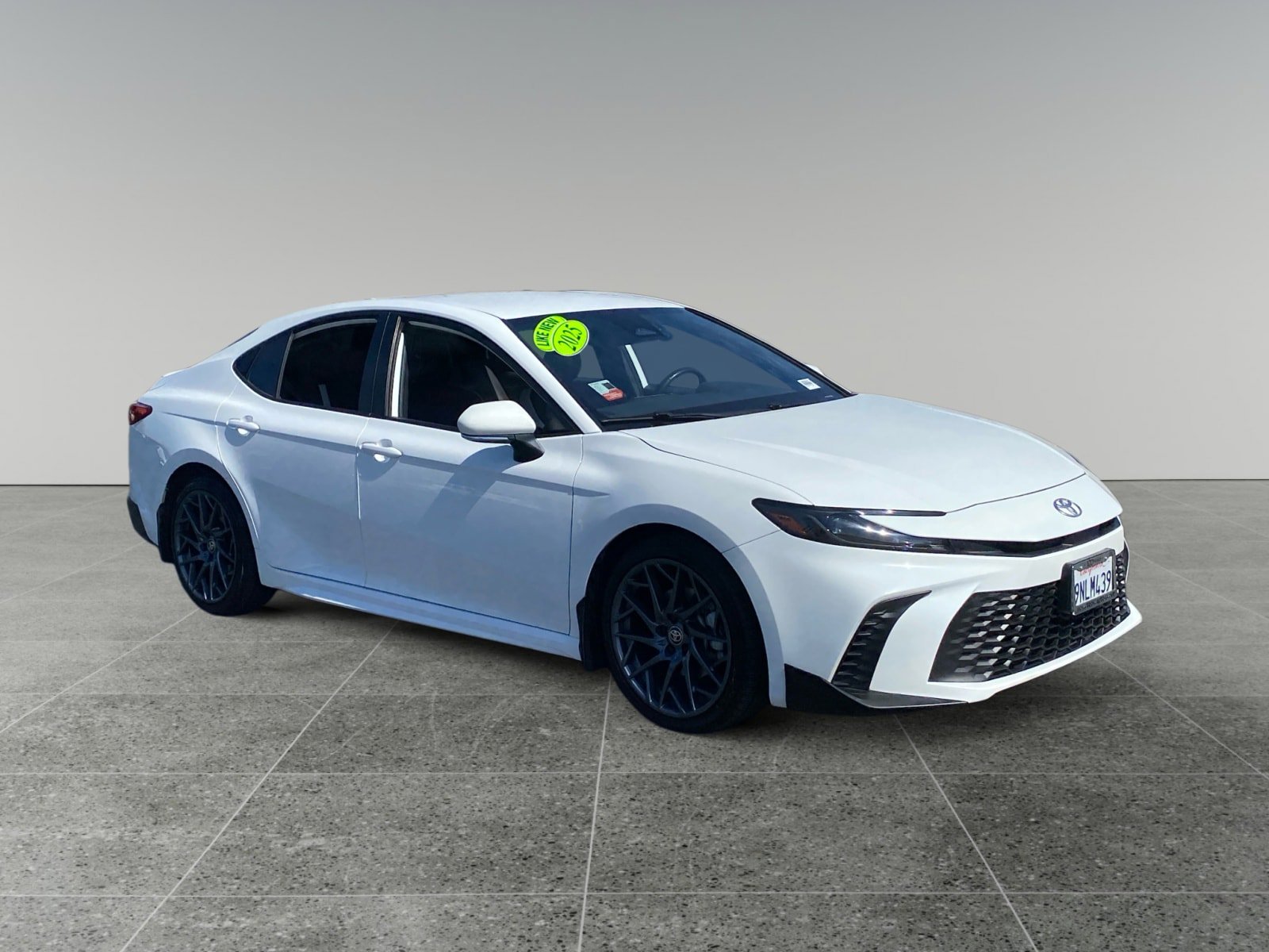 Used 2025 Toyota Camry SE FWD image 7