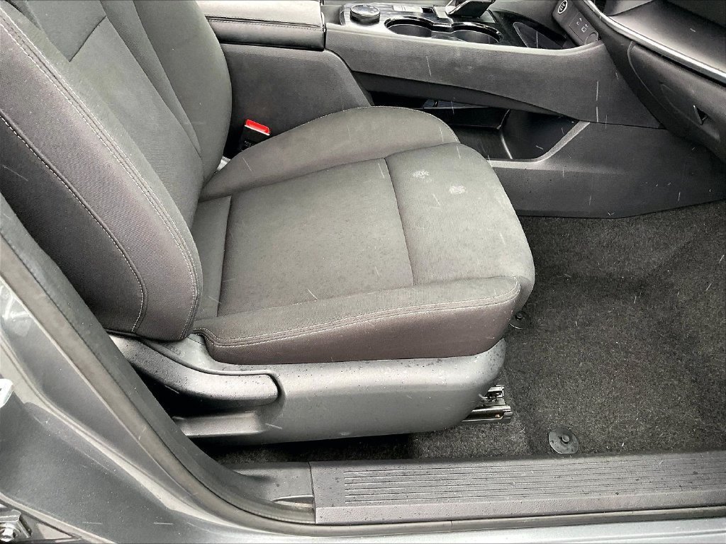 Used 2023 Nissan Rogue S AWD/4WD image 33