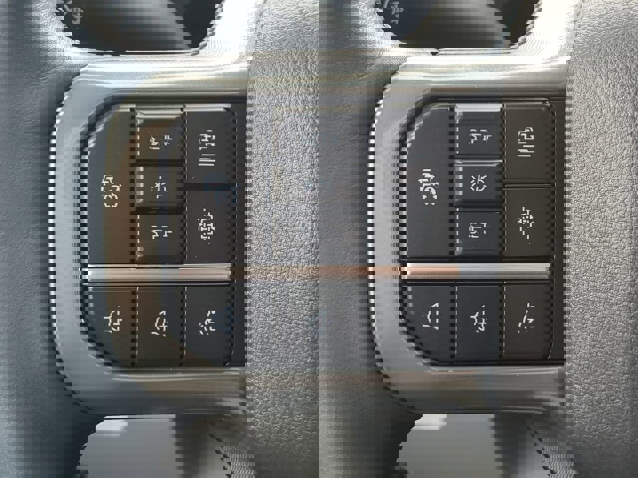 Used 2024 Ford F250 Limited w/ FX4 Off-Road Package image 23