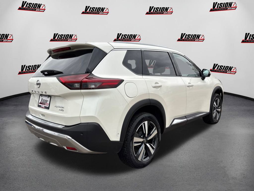 Used 2021 Nissan Rogue Platinum image 5