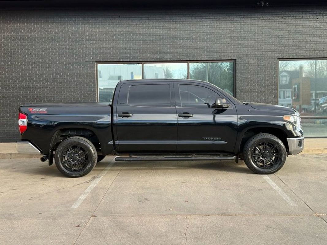Used 2018 Toyota Tundra SR5 w/ SR5 Upgrade Package image 12