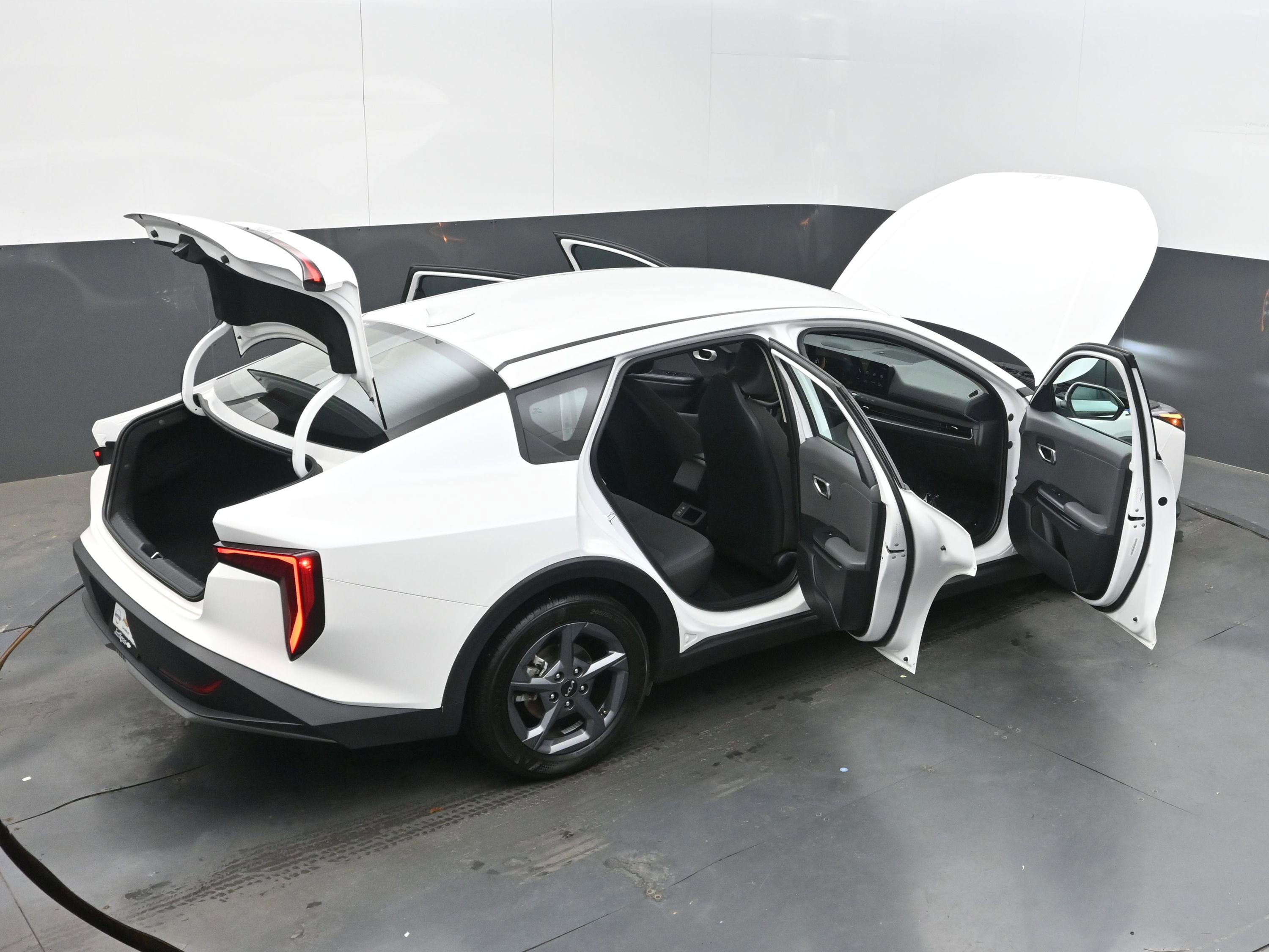 Used 2025 Kia K4 FWD image 45